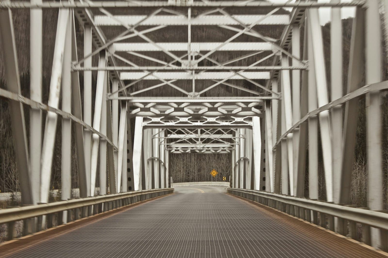 Steel truss bridge